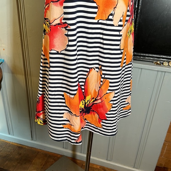 Tiana B Dress Printed Minidress bold floral and striped shirt sleeve lightweight - Picture 5 of 14